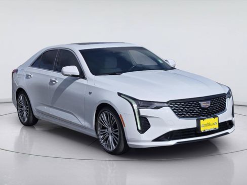Used 2020 Cadillac CT4 Premium Luxury RWD image 3