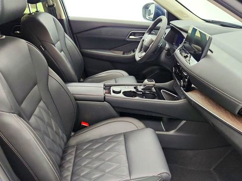 Used 2025 Nissan Rogue Platinum w/ Platinum Premium Package image 24