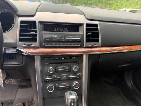 Used 2010 Lincoln MKZ FWD image 17