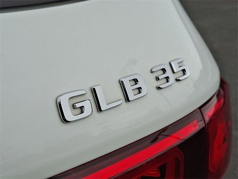 Used 2022 Mercedes-Benz GLB 35 AMG 4MATIC image 31