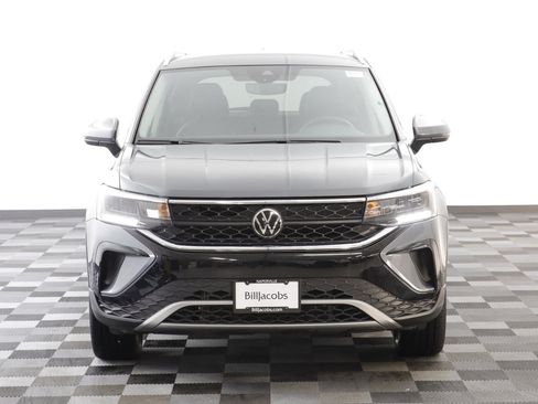 Certified 2023 Volkswagen Taos SE w/ Black Wheel Package image 22