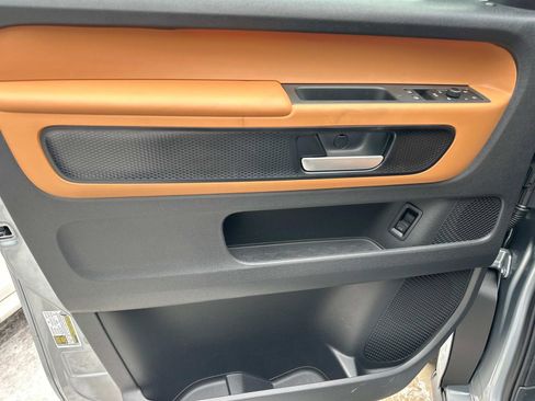 New 2025 Volkswagen ID. Buzz Pro S image 9