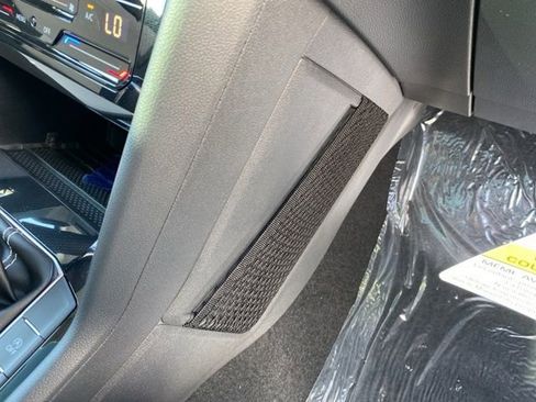 New 2025 Volkswagen Taos SE image 46