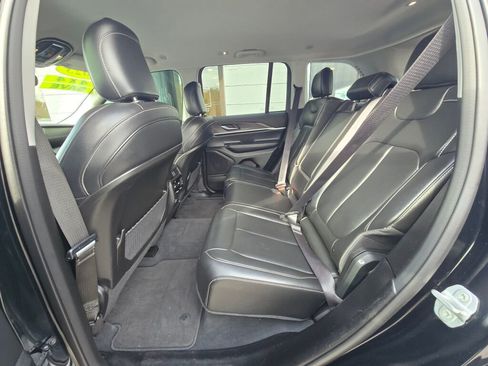 Used 2023 Jeep Grand Cherokee Limited image 12