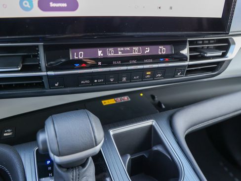 Certified 2026 Toyota Sienna XLE FWD image 23