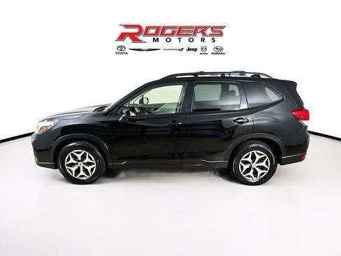 Used 2020 Subaru Forester Premium image 4