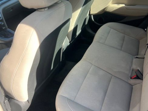 Used 2017 Hyundai Elantra SE image 7