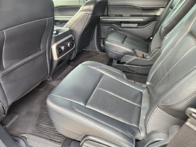 Used 2024 Ford Expedition XLT RWD image 12