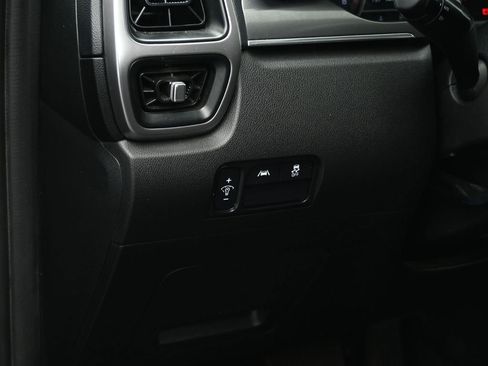 Used 2023 Kia Sorento LX image 12