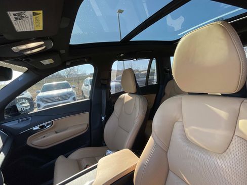 Certified 2025 Volvo XC90 B6 Ultra w/ Protection Package Premier image 22