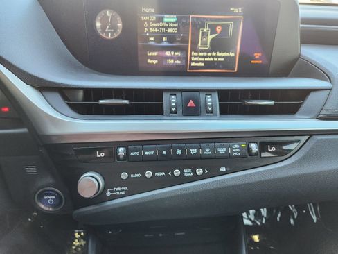 Used 2021 Lexus ES 300h w/ Accessory Package 2 FWD image 19