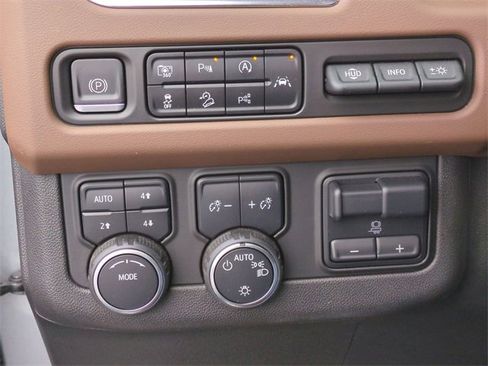 Certified 2023 Chevrolet Tahoe High Country w/ Advanced Technology Package image 18