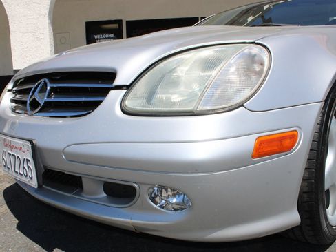 Used 2004 Mercedes-Benz SLK 320 image 4