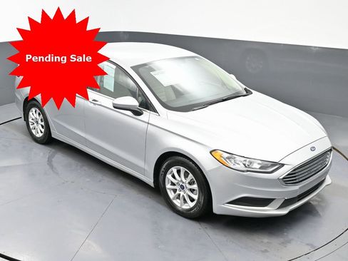 Used 2018 Ford Fusion S image 38