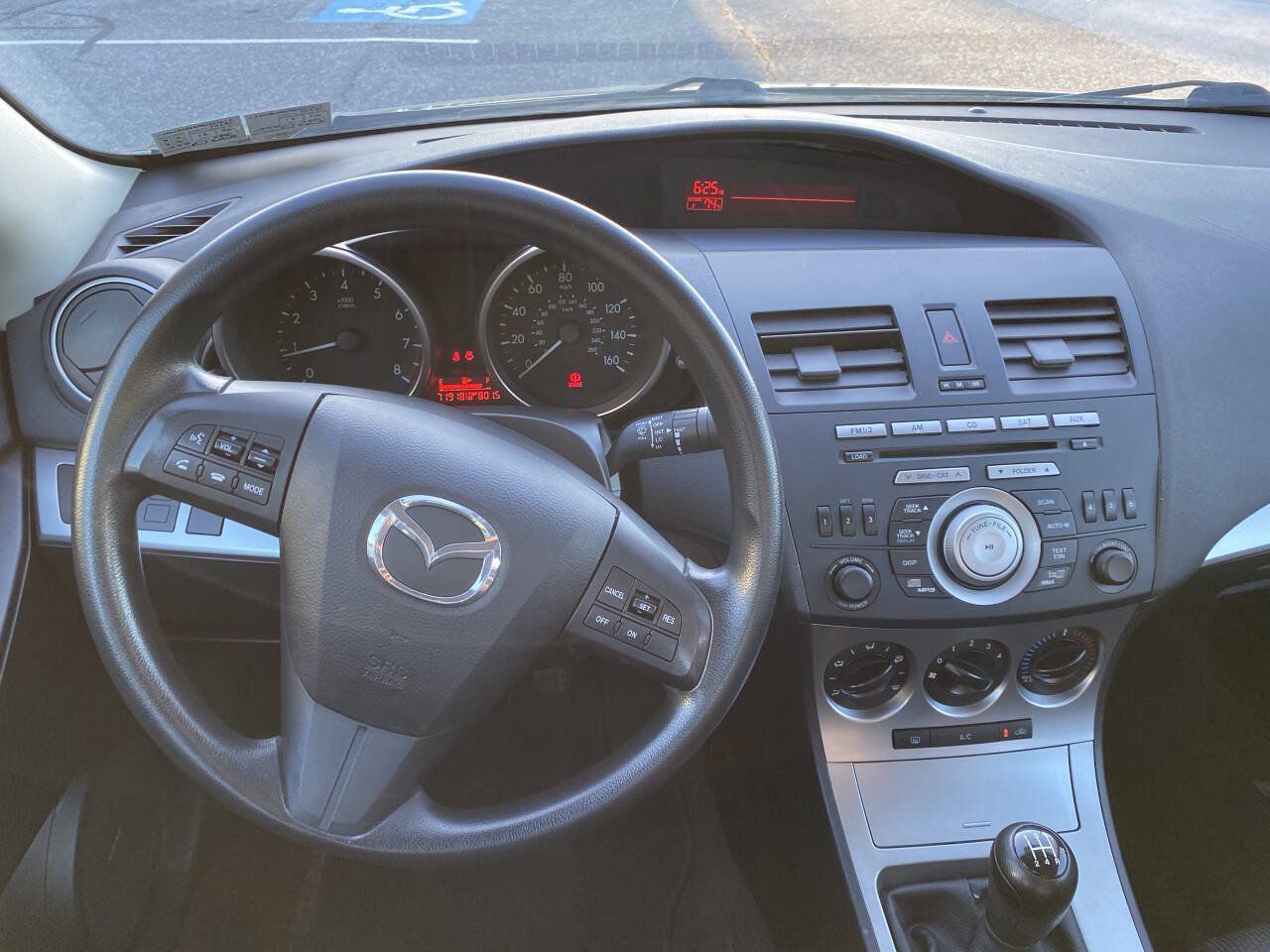 Used 2011 MAZDA MAZDA3 i Touring FWD image 22