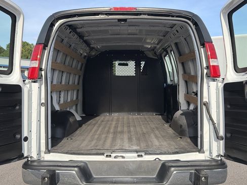 Used 2024 GMC Savana 2500 w/ Driver Convenience Package RWD image 31