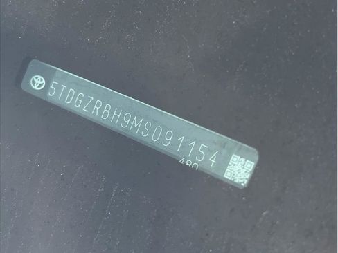 Used 2021 Toyota Highlander XLE image 22