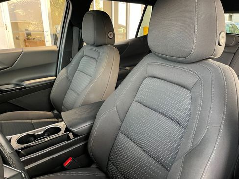 Used 2025 Chevrolet Equinox LT image 36