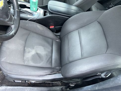 Used 2017 Chevrolet Malibu LT image 11