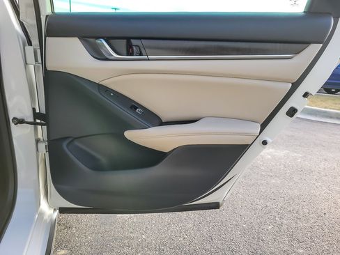 Used 2019 Honda Accord Touring image 20