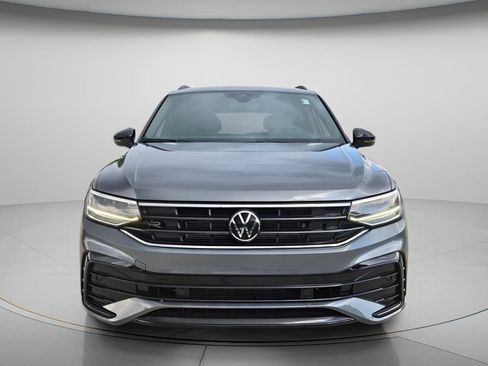 Certified 2024 Volkswagen Tiguan SE R-Line AWD/4WD image 9