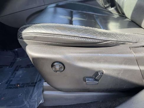 Used 2015 Jeep Grand Cherokee Limited w/ Luxury Group II image 18