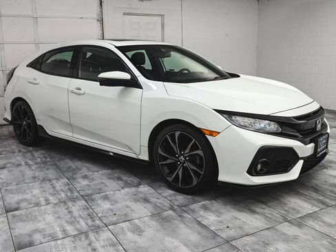 Used 2019 Honda Civic Sport Touring image 3
