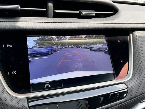 Used 2025 Cadillac XT6 Luxury FWD image 14