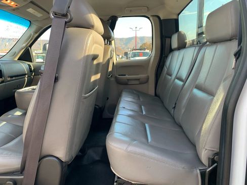 Used 2013 Chevrolet Silverado 3500 W/T RWD image 23