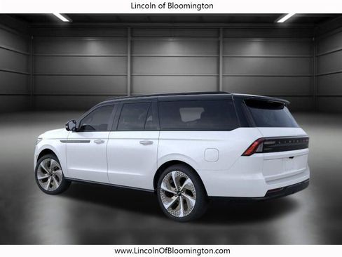 New 2026 Lincoln Navigator L Black Label AWD/4WD image 5