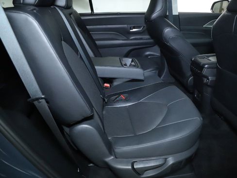 Used 2024 Toyota Grand Highlander XLE image 31