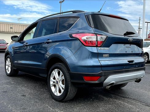 Used 2018 Ford Escape SE w/ SE Sync 3 Package FWD image 4