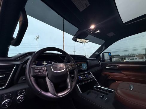 Used 2024 GMC Sierra 3500 Denali Ultimate image 12