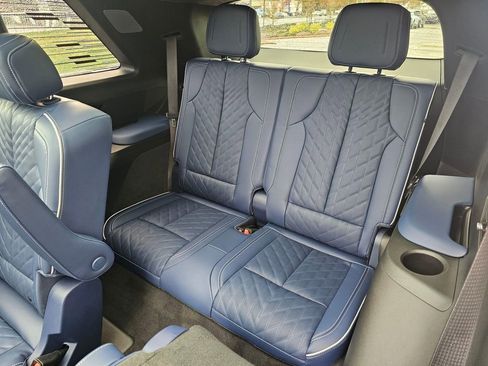 Used 2026 Cadillac Vistiq Premium Luxury image 18