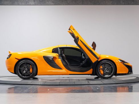 Used 2015 McLaren 650S Spider RWD image 26