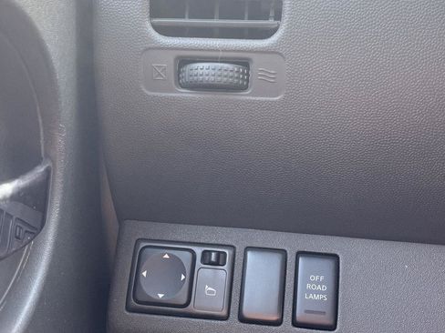 Used 2011 Nissan Xterra PRO-4X w/ Pro-4x Leather Pkg AWD/4WD image 19