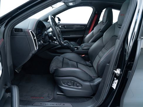 Used 2023 Porsche Cayenne GTS image 17