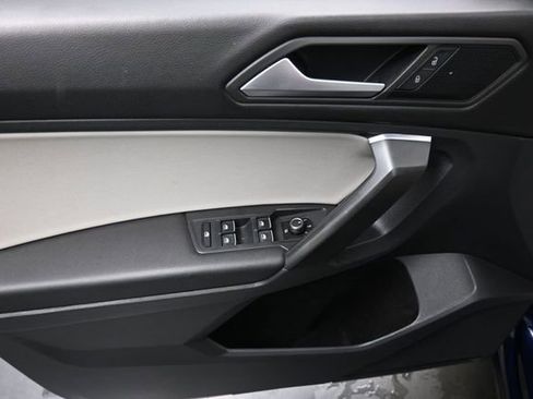 Used 2021 Volkswagen Tiguan SE AWD/4WD image 13