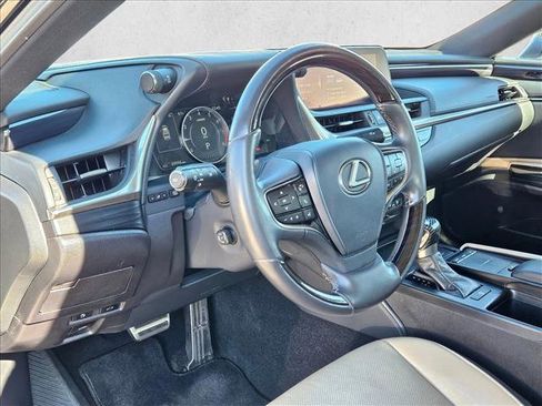 Used 2020 Lexus ES 350 w/ Premium Package image 9