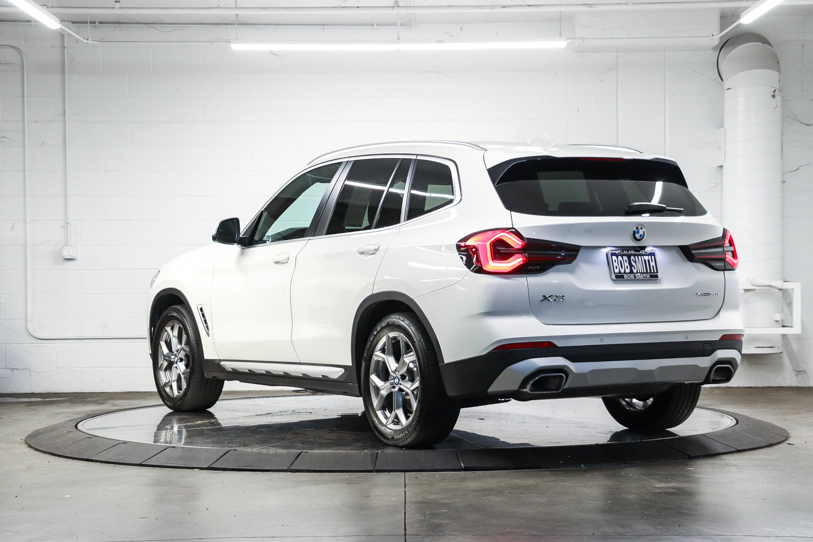Certified 2024 BMW X3 xDrive30i w/ Premium Package AWD/4WD image 4