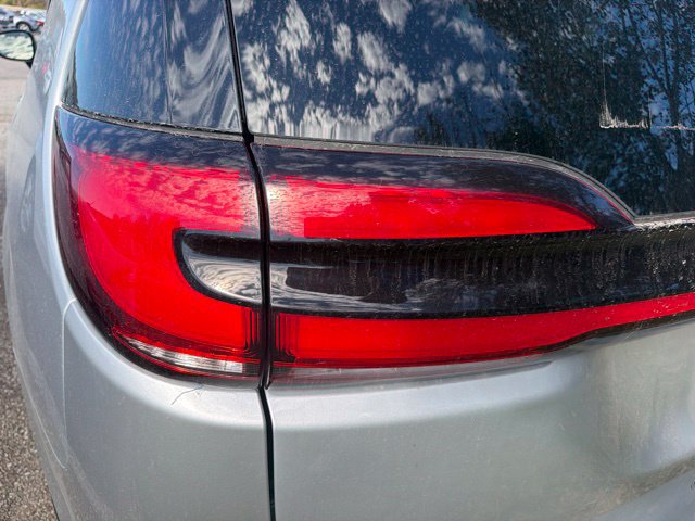Used 2026 Chrysler Pacifica Select FWD image 7