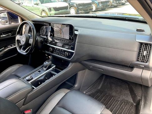 Used 2023 Nissan Pathfinder SL w/ SL Premium Package AWD/4WD image 13