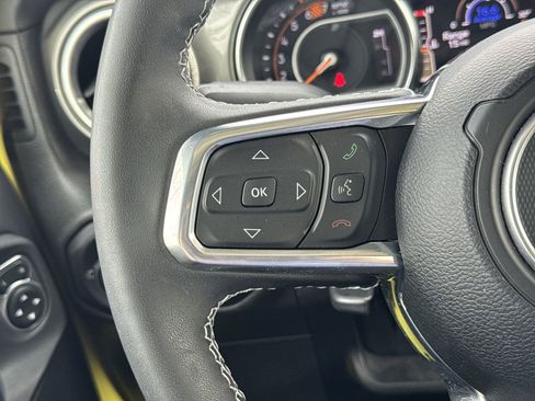 Used 2023 Jeep Wrangler Sahara image 18