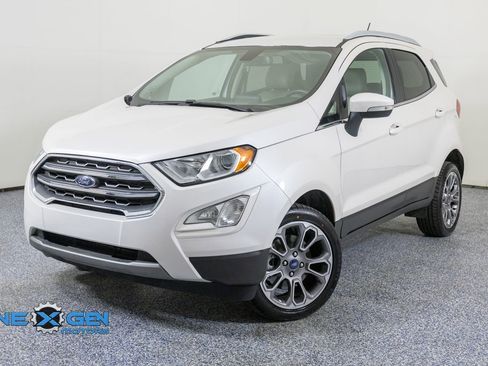 Used 2018 Ford EcoSport Titanium w/ Titanium Cold Weather Package AWD/4WD image 3