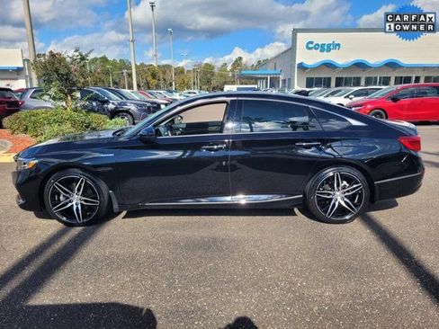 Used 2022 Honda Accord Touring image 2