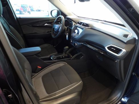 Used 2021 Chevrolet TrailBlazer LS FWD image 21