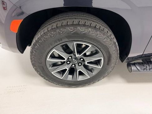 Certified 2024 Chevrolet Suburban Z71 w/ Luxury Package image 21
