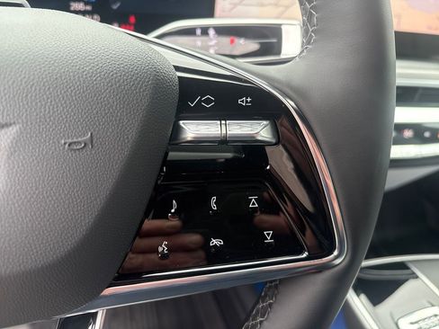 New 2025 Cadillac Lyriq Premium Luxury image 22