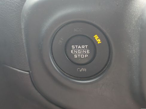 Used 2018 Jeep Wrangler Sport AWD/4WD image 10
