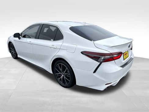 Used 2021 Toyota Camry SE w/ Audio Upgrade Package image 8